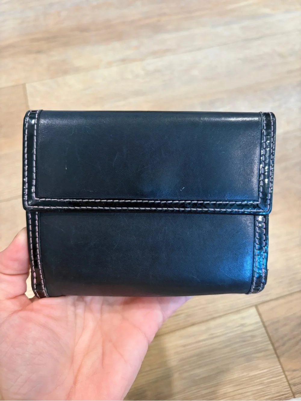 Coach Black Leather Trifold Wallet Pink Interior Snap Closure Y2K